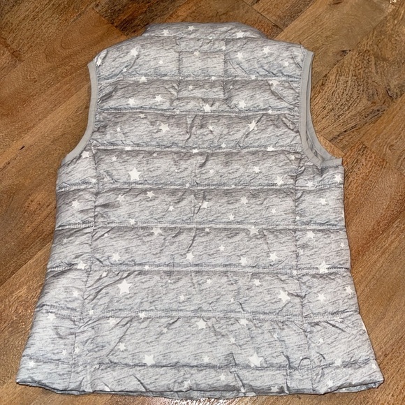 GAP Kids Gray Puffer Vest Size Small - Picture 3 of 7